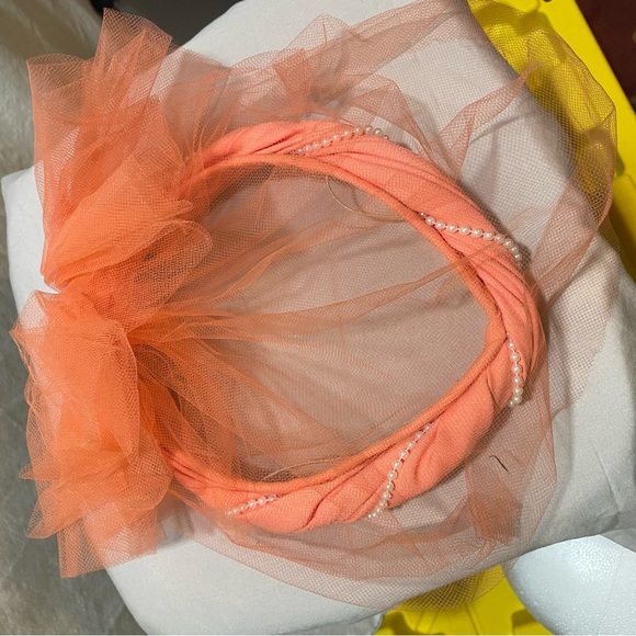 Fedora coral colored Facinator. 50’s style. Rare find. loose threads see pics. - Picture 10 of 10